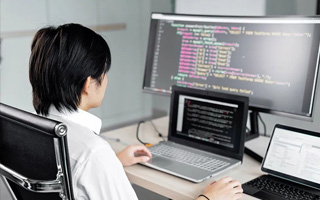 澄迈 api php源码,下载的php源码怎么运行呢？